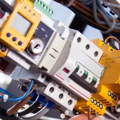 Jak zostać elektrykiem bez szkoły - łatwe kroki i wymagania