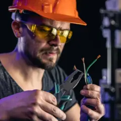 Ile zarabia elektryk w Norwegii? Zaskakujące różnice w wynagrodzeniach