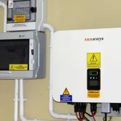 Ile prądu zużywa falownik? Poznaj ukryte koszty energii słonecznej