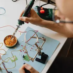 Jak nauczyć się elektryki: skuteczne metody i praktyczne porady